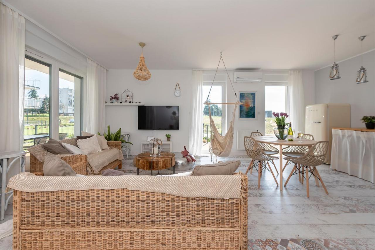 Randez-View - 60 M2, Widok Na Jezioro, Taras Z Trawnikiem, Klima, Parking, Netflix Apartment Iława Exterior foto